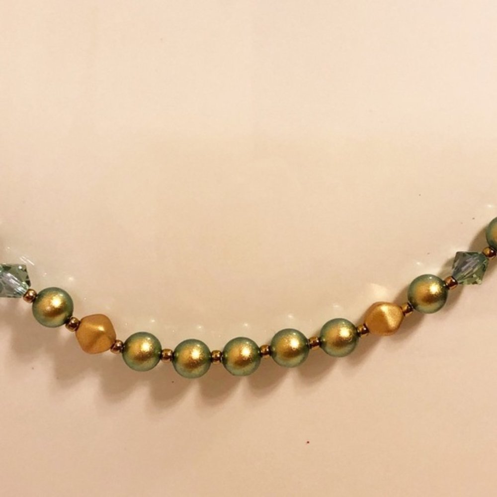 Swarovski Crystal Green & Gold Pearl Bead Necklace - Picture 2 of 3
